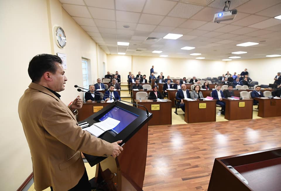 BAŞKAN HAKLI BEYLER, HERİF OLAN SÖZÜNDE DURUR