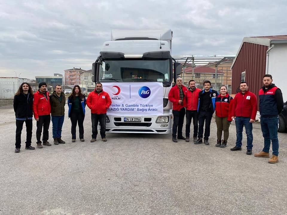 GECE GÜNDÜZ MİLLETİNİN YANINDA TUZLA KIZILAY