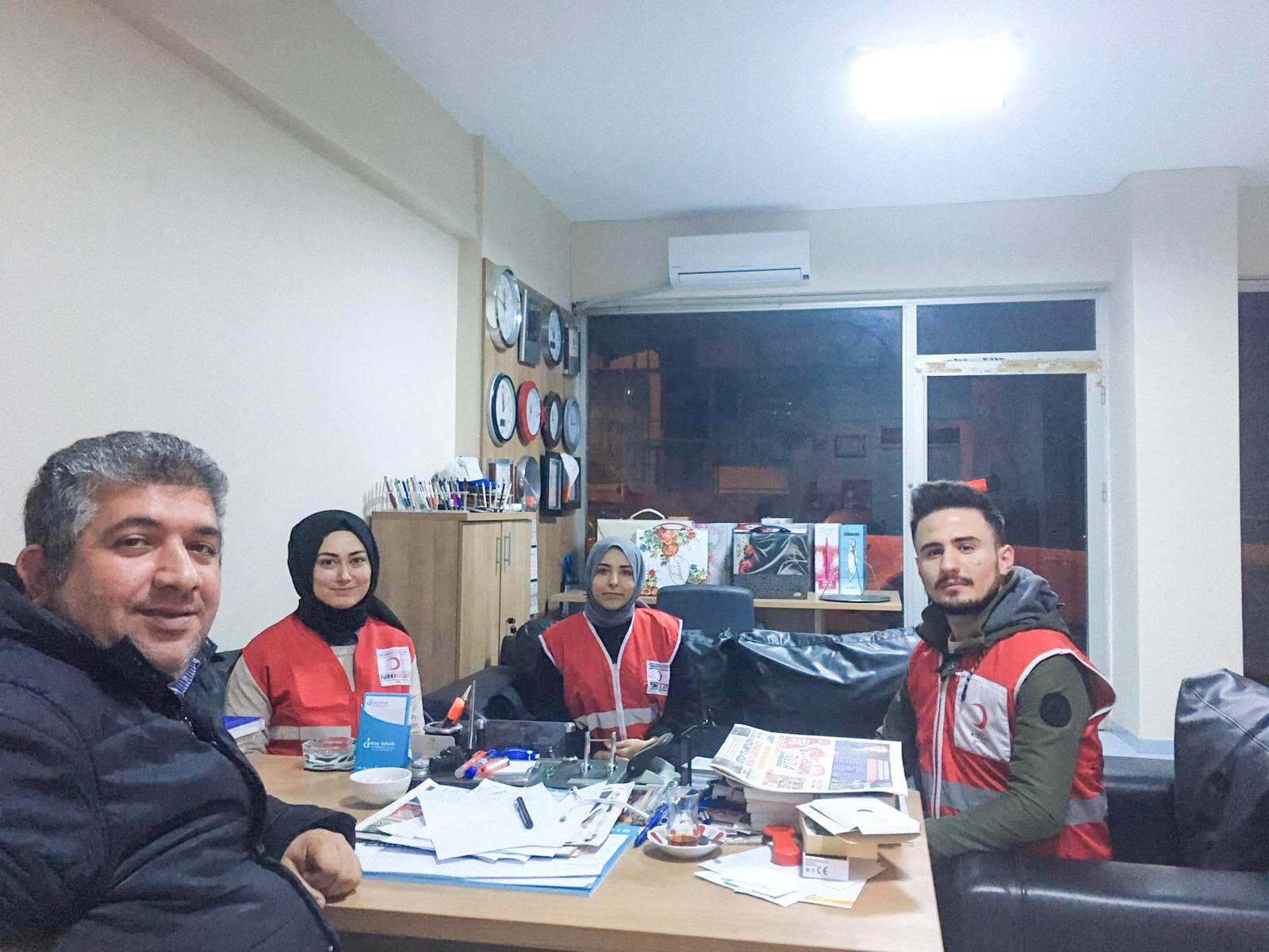 TUZLA GENÇ KIZILAYLILARDAN GAZETEMİZE ZİYARET