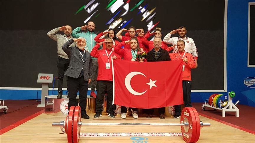 MİLLİ HALTERCİ MELİKE GÜNAL’DAN ÖZBEKİSTAN’DA 3 ALTIN MADALYA