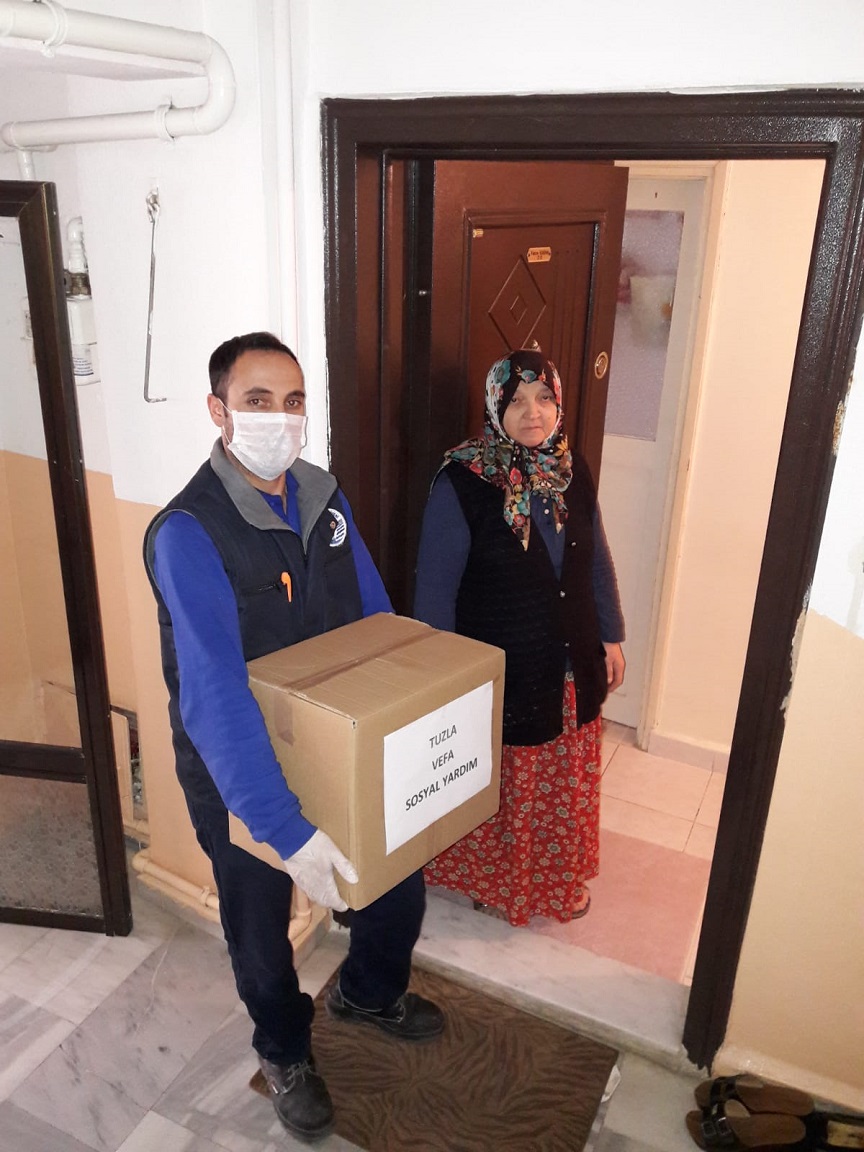 TUZLA ‘VEFA SOSYAL DESTEK GRUBU’ 65 YAŞ ÜSTÜ VATANDAŞLARIMIZIN İHTİYAÇLARINI KARŞILIYOR