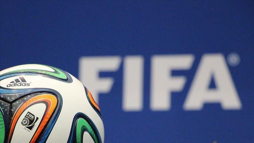 FIFA: FUTBOLCU SÖZLEŞMELERİ LİGLER BİTENE KADAR GEÇERLİ SAYILACAK