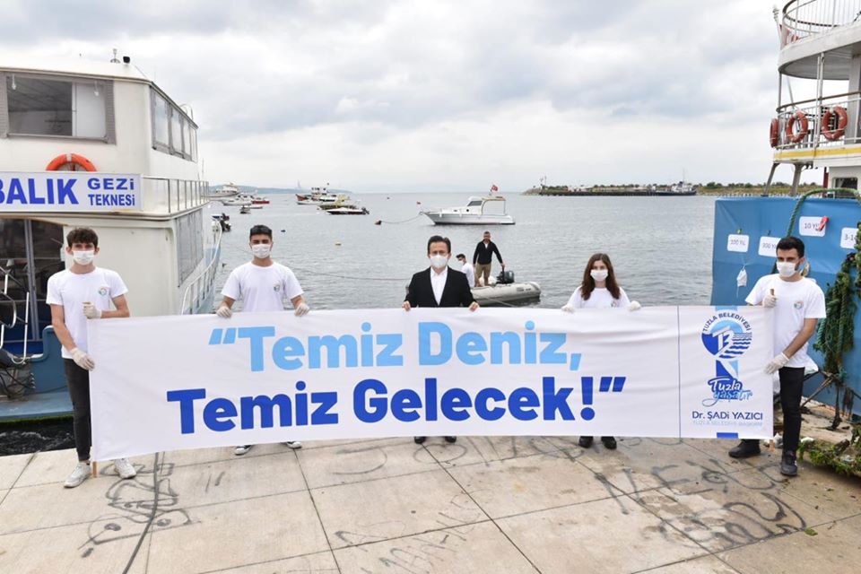 TUZLALI GENÇLER, SU ALTI TEMİZLİĞİ İÇİN DALIŞ YAPTI