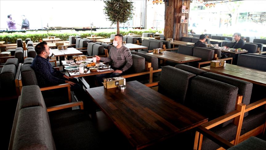 RESTORAN VE KAFELER ‘YENİ NORMAL’E UYGUN HİZMET VERMEYE BAŞLADI