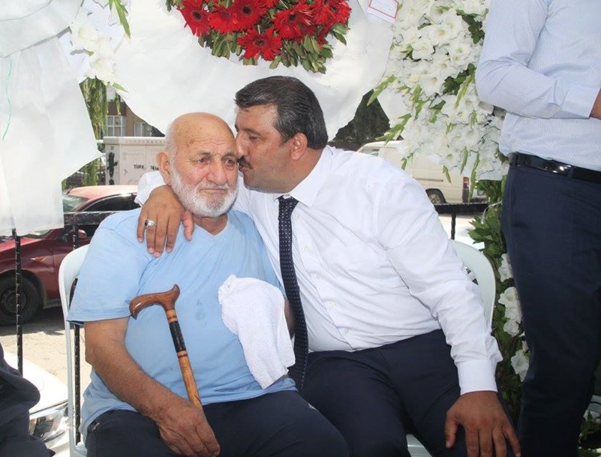 LEVENT AYAZ VE KARDEŞLERİNİN ACI GÜNÜ BABALARI VEFAT ETTİ