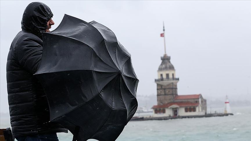 İSTANBUL VE ÇEVRE İLLERE FIRTINA UYARISI