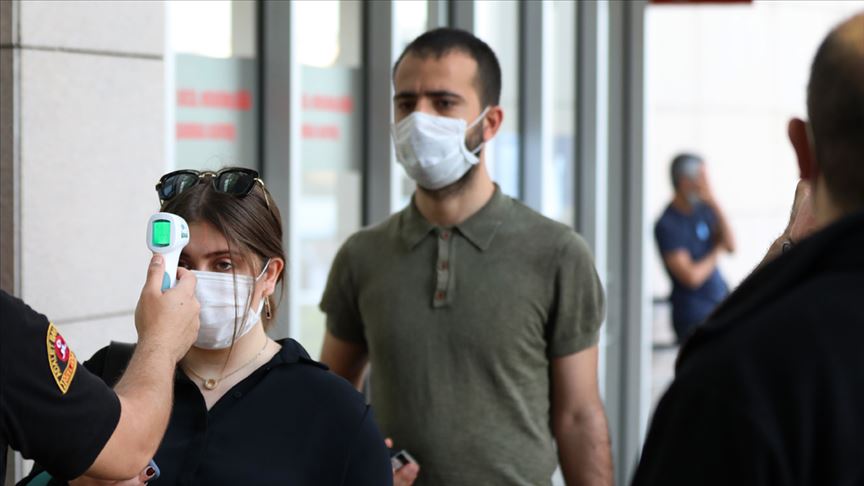 TÜRKİYE’DE SON 24 SAATTE 2 BİN 165 KİŞİYE COVİD-19 TANISI KONULDU, 74 KİŞİ HAYATINI KAYBETTİ