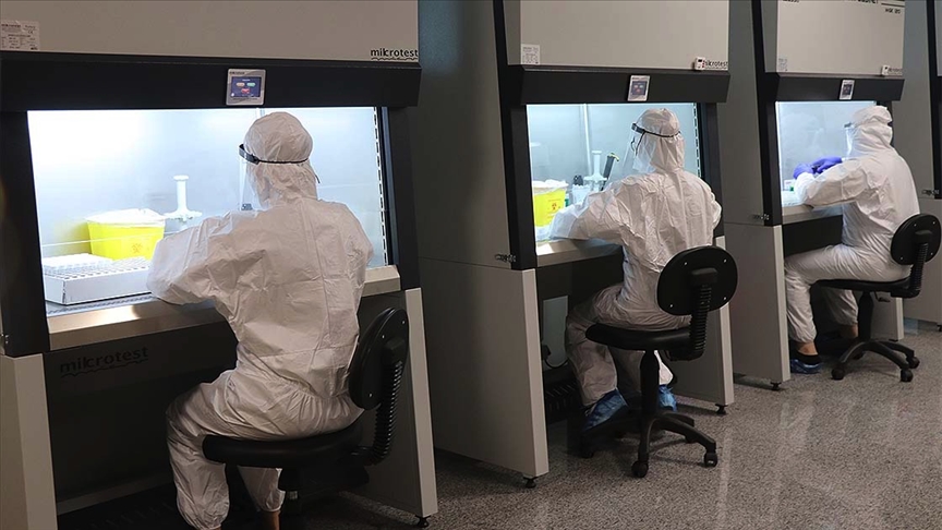 TÜRKİYE’DE SON 24 SAATTE 18 BİN 102 KİŞİNİN TESTİ POZİTİF ÇIKTI, 254 KİŞİ HAYATINI KAYBETTİ