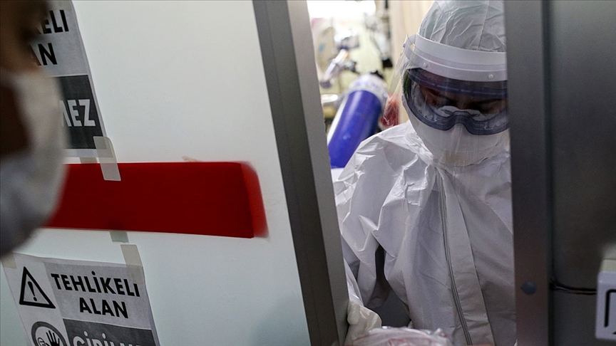 TÜRKİYE’DE SON 24 SAATTE 26 BİN 919 KİŞİNİN TESTİ POZİTİF ÇIKTI, 218 KİŞİ HAYATINI KAYBETTİ