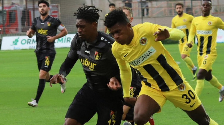 İSTANBULSPOR MENEMENSPOR KARŞISINDA UZATMADA GÜLDÜ