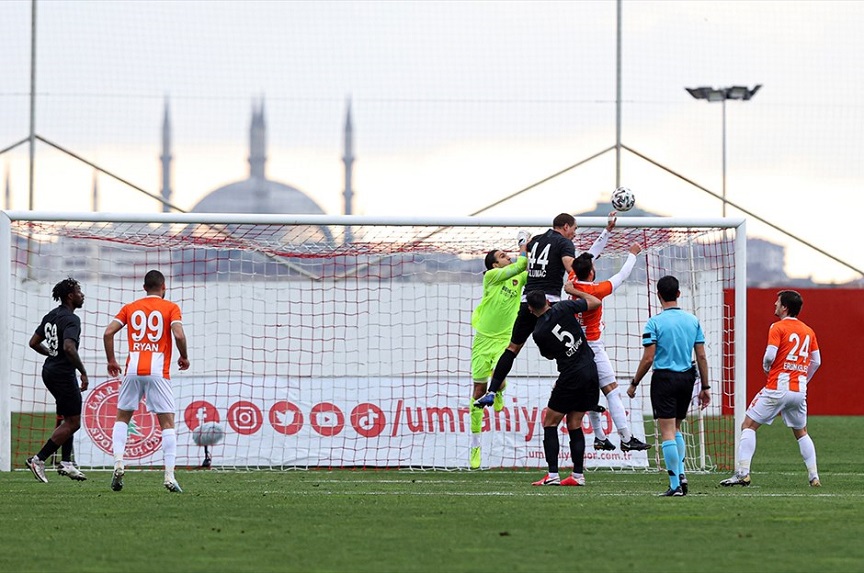 ÜMRANİYESPOR, ADANASPOR’U TEK GOLLE GEÇTİ