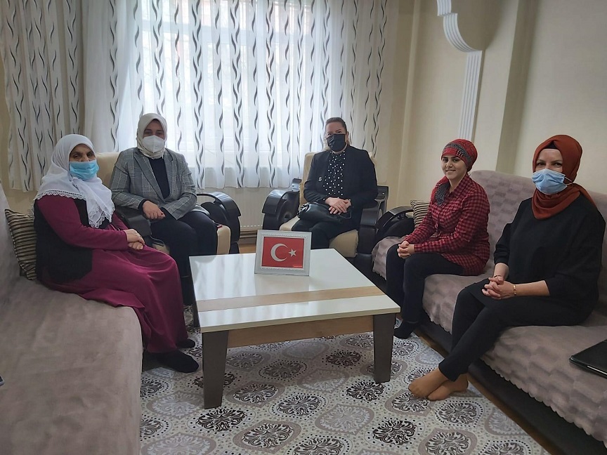 TUZLA’NIN AK KADINLARI SAHAYA İNDİ