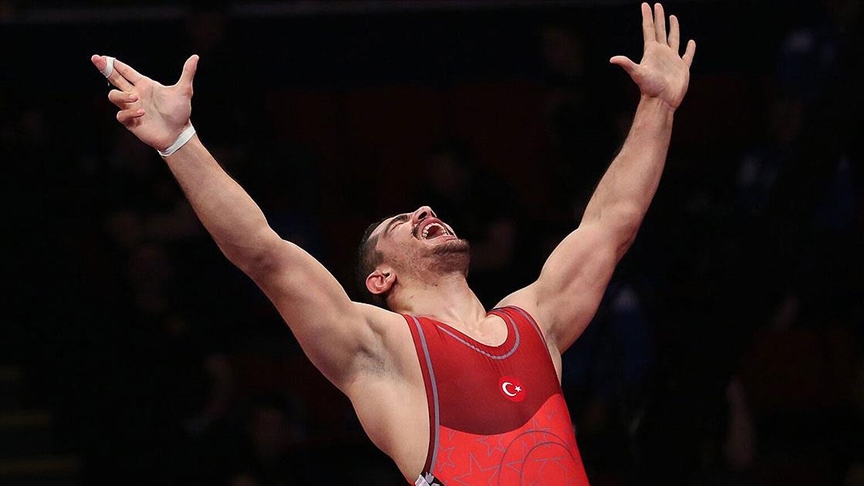 MİLLİ GÜREŞÇİ TAHA AKGÜL 8. KEZ AVRUPA ŞAMPİYONU OLDU