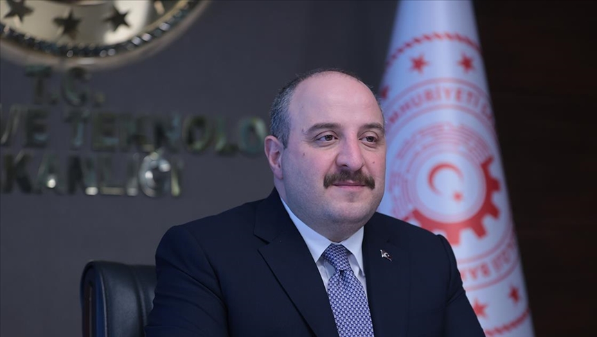 BAKAN VARANK, YERLİ COVİD-19 AŞISI İÇİN GÖNÜLLÜ OLUYOR