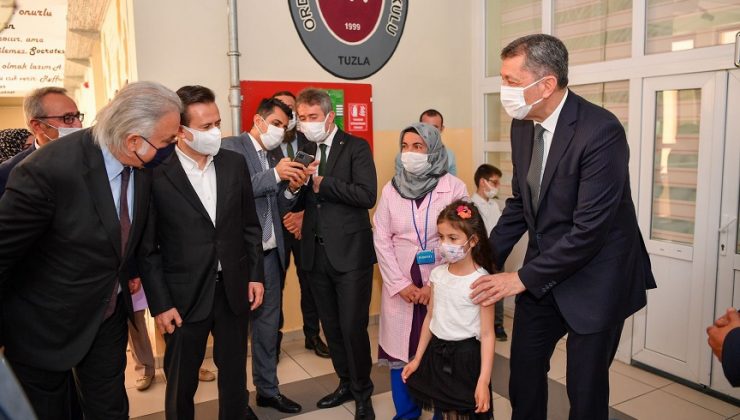 MİLLİ EĞİTİM BAKANI SELÇUK: YÜZ YÜZE EĞİTİM İLKOKULLARDA YARIN, ORTAOKUL VE LİSELERDE 7 HAZİRAN’DA BAŞLATILACAK