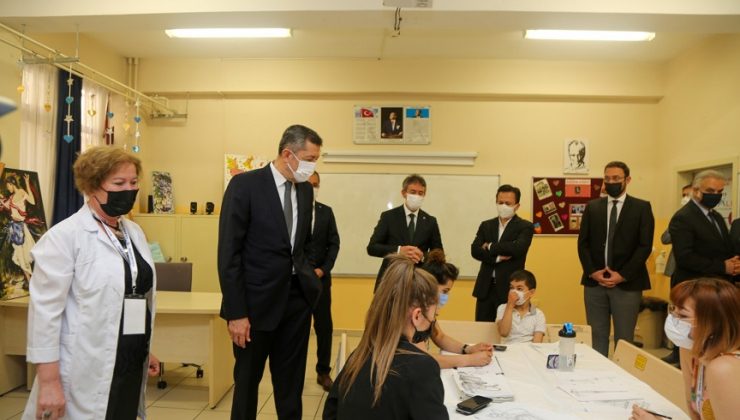 “HAYAT BOYU ÖĞRENEN MAHALLE” TUZLA HALK EĞİTİM MERKEZİYLE EZBERLERİ BOZUYOR