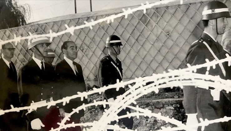 TÜRK DEMOKRASİ TARİHİNİN KARA LEKESİ 27 MAYIS DARBESİ