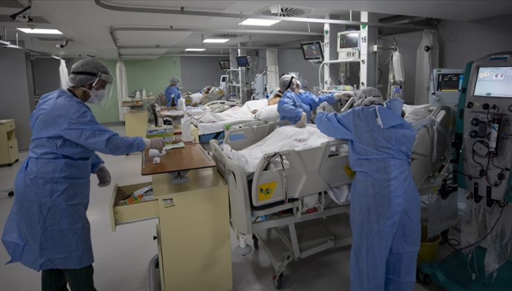 TÜRKİYE’DE SON 24 SAATTE 8 BİN 426 KİŞİNİN TESTİ POZİTİF ÇIKTI