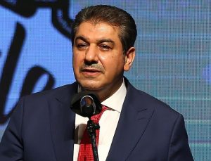 İBB MECLİSİ’NDE TEVFİK GÖKSU’NUN KONUŞMASI İKİ KEZ KESİLDİ, YETMEDİ ELEKTRİKLERİ KESTİLER