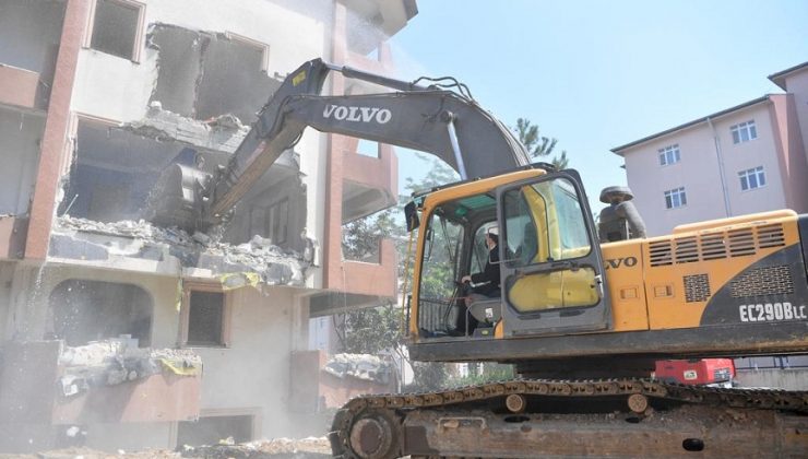 TIP KENT SİTESİ’NE İLK KEPÇEYİ DR. ŞADİ YAZICI VURDU