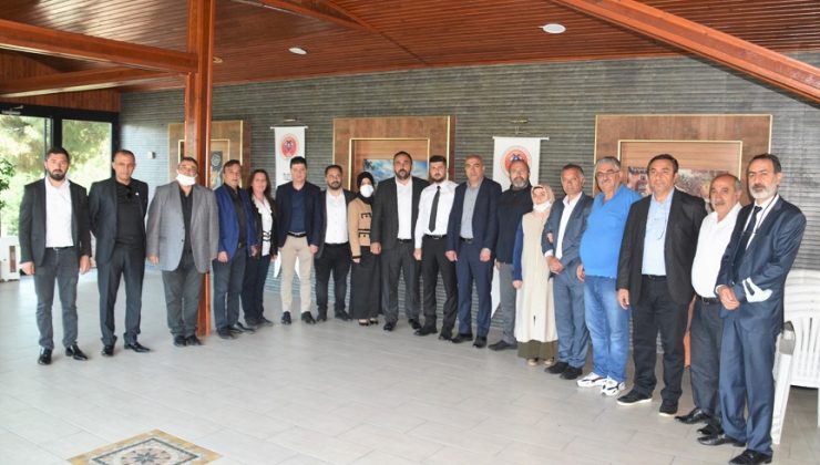 24 AYAR ERZİNCANLILAR YÖNETİMİ, TUZLA’DA BASINLA BULUŞTU