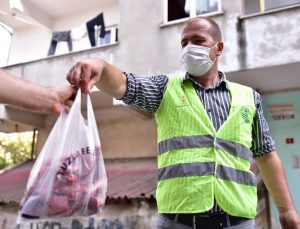 TUZLA’DA 5 TON KURBAN ETİ İHTİYAÇ SAHİBİ AİLELERE DAĞITILDI