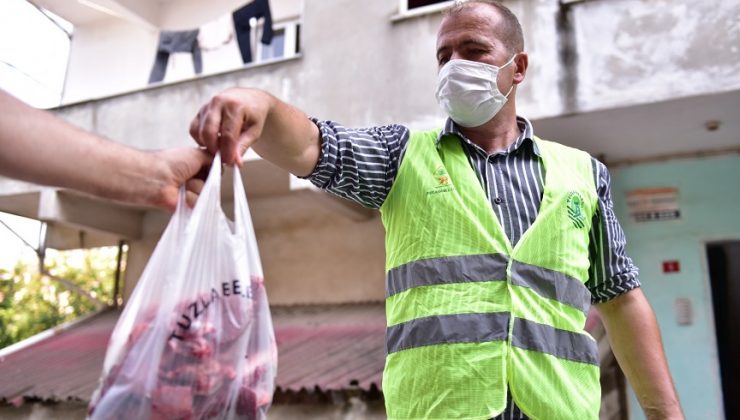 TUZLA’DA 5 TON KURBAN ETİ İHTİYAÇ SAHİBİ AİLELERE DAĞITILDI