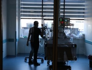 TÜRKİYE’DE 5 BİN 288 KİŞİNİN COVİD-19 TESTİ POZİTİF ÇIKTI, 42 KİŞİ YAŞAMINI YİTİRDİ