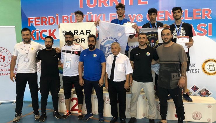 TÜRKİYE FERDİ KİCK BOKS ŞAMPİYONASI’NA TUZLA BELEDİYESİ SPORCULARI DAMGA VURDU
