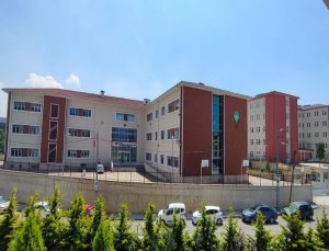 TUZLA’DA EĞİTMDE İZ BIRAKAN OKUL: MAHİR İZ AİHL PROJE OKULU