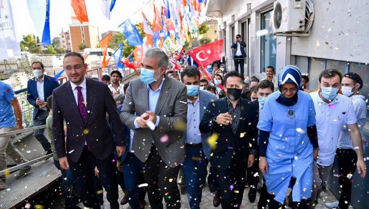 OSMAN NURİ KABAKTEPE:  GÖNÜLLERE DOKUNAN İŞLERİYLE BELEDİYEMİZ, DAVAYI OMUZLAYAN TEŞKİLATIMIZ İLE TUZLA EMİN ELLERDE