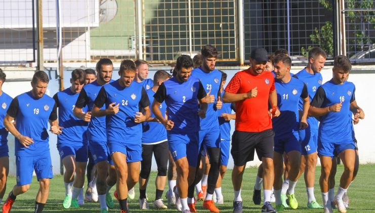 TUZLASPOR HAZIRLIKLARINI KENDİ STADINDA SÜRDÜRDÜ