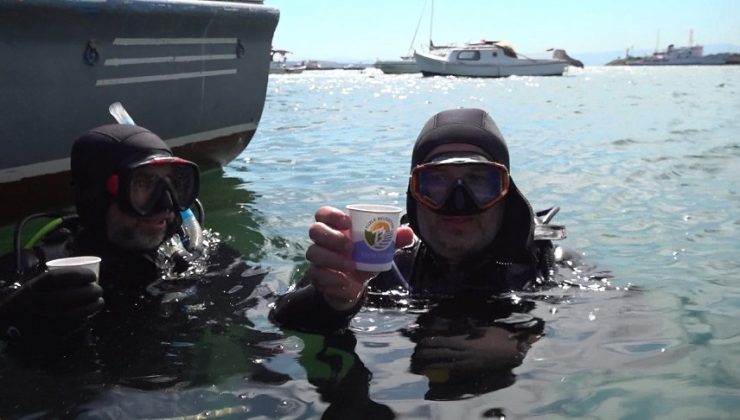 MÜSİLAJDAN ARINDIRILAN TUZLA DENİZİNDE DALGIÇLARIN ÇAY KEYFİ