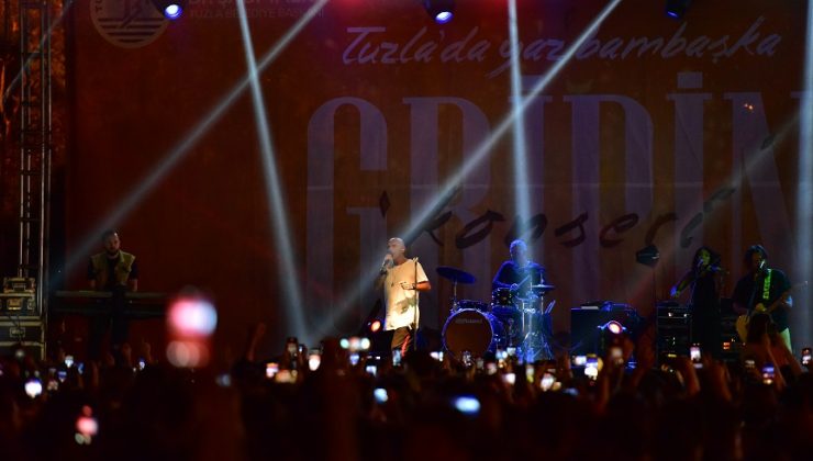 GRİPİN, SEVENLERİ İLE TUZLA’DA BULUŞTU