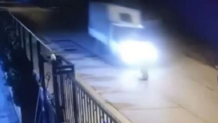 TUZLA’DA KAMYONETİN EZDİĞİ KÖPEK ÖLDÜ! SÜRÜCÜ DURMAYARAK YOLUNA DEVAM ETTİ