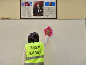 TUZLA’DA YÜZ YÜZE EĞİTİME ÖNCESİ OKULLAR TEMİZLENDİ