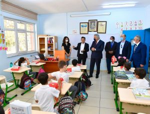 TUZLA’DA YENİ EĞİTİM ÖĞRETİM YILI TÖRENLE BAŞLADI