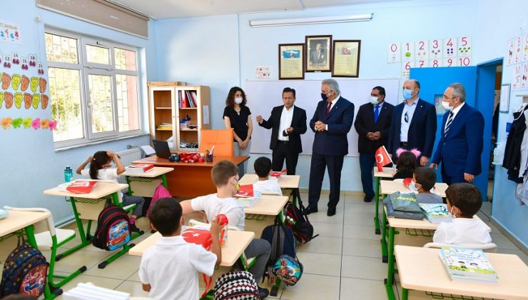 TUZLA’DA YENİ EĞİTİM ÖĞRETİM YILI TÖRENLE BAŞLADI