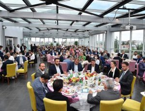 BİNALİ YILDIRIM TUZLA’DA STK TEMSİLCİLERİ, SANAYİCİ VE İŞ İNSANLARIYLA BULUŞTU