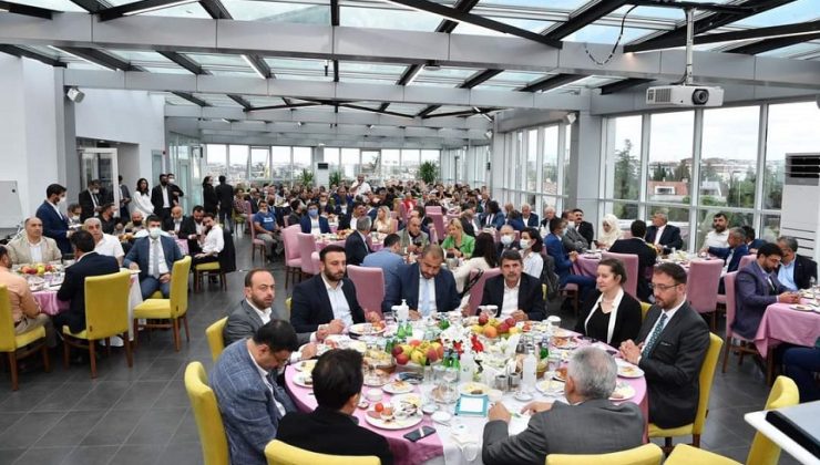 BİNALİ YILDIRIM TUZLA’DA STK TEMSİLCİLERİ, SANAYİCİ VE İŞ İNSANLARIYLA BULUŞTU