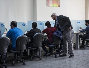 EHLİYET VE ÇEŞİTLİ KURSLARIN AŞISIZ SINAV GÖREVLİLERİNE PCR ZORUNLULUĞU