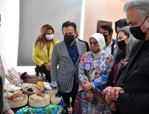 TUZLA’DA GERİ DÖNÜŞÜM MALZEMELERİNDEN SERGİ AÇILDI