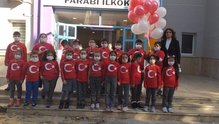 FARABİ İLKOKUL ÖĞRENCİLERİ, 29 EKİM’İ COŞKUYLA KUTLADI