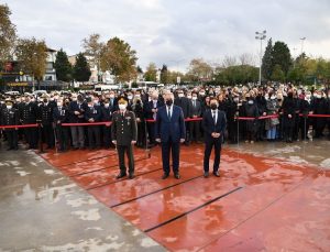 TUZLA’DA 10 KASIM ATATÜRK’Ü ANMA GÜNÜ DOLAYISIYLA ÇELENK SUNMA TÖRENİ DÜZENLENDİ