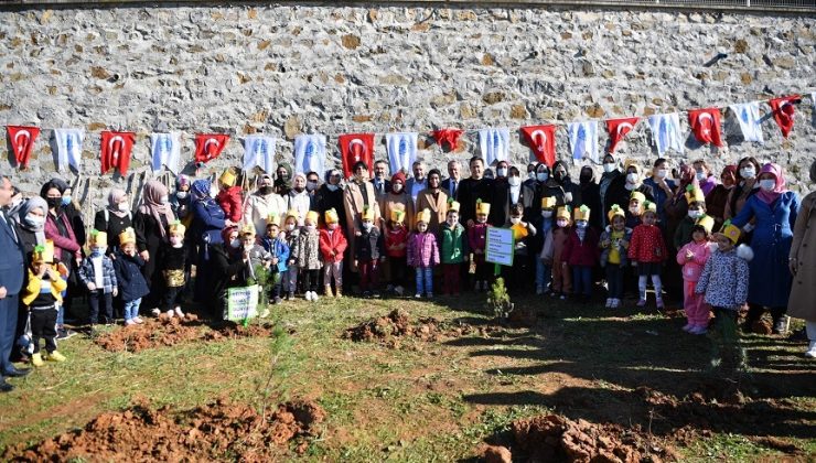 BAŞKAN YAZICI, ÇOCUKLAR İLE BİRLİKTE FİDAN DİKTİ