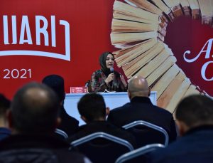 HİLAL KAPLAN, TUZLA BELEDİYESİ KİTAP FUARI’NDA OKURLARIYLA BULUŞTU