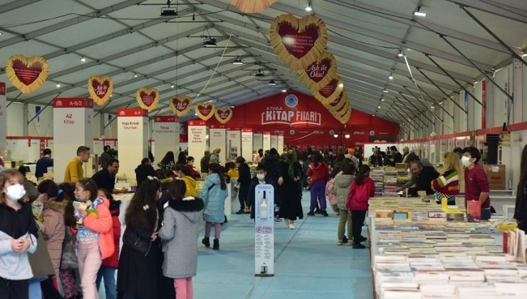 TUZLA’DA 4’ÜNCÜ KİTAP FUARI KAPILARINI AÇTI