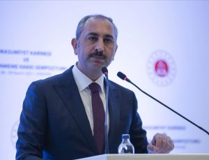 ADALET BAKANI GÜL: 84 MİLYON VATANDAŞIMIZIN ŞEREFİ, ONURU, İTİBARI DEVLETE EMANETTİR