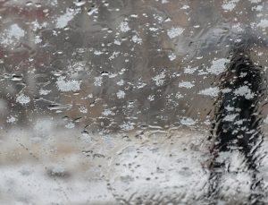 FIRTINA YARIN YURDU TERK EDECEK, DOĞU BÖLGELERDE KAR YAĞIŞI GÖRÜLECEK