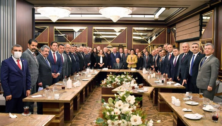 MHP GENEL BAŞKANI BAHÇELİ, PARTİSİNİN MİLLETVEKİLLERİYLE YEMEKTE BİR ARAYA GELDİ